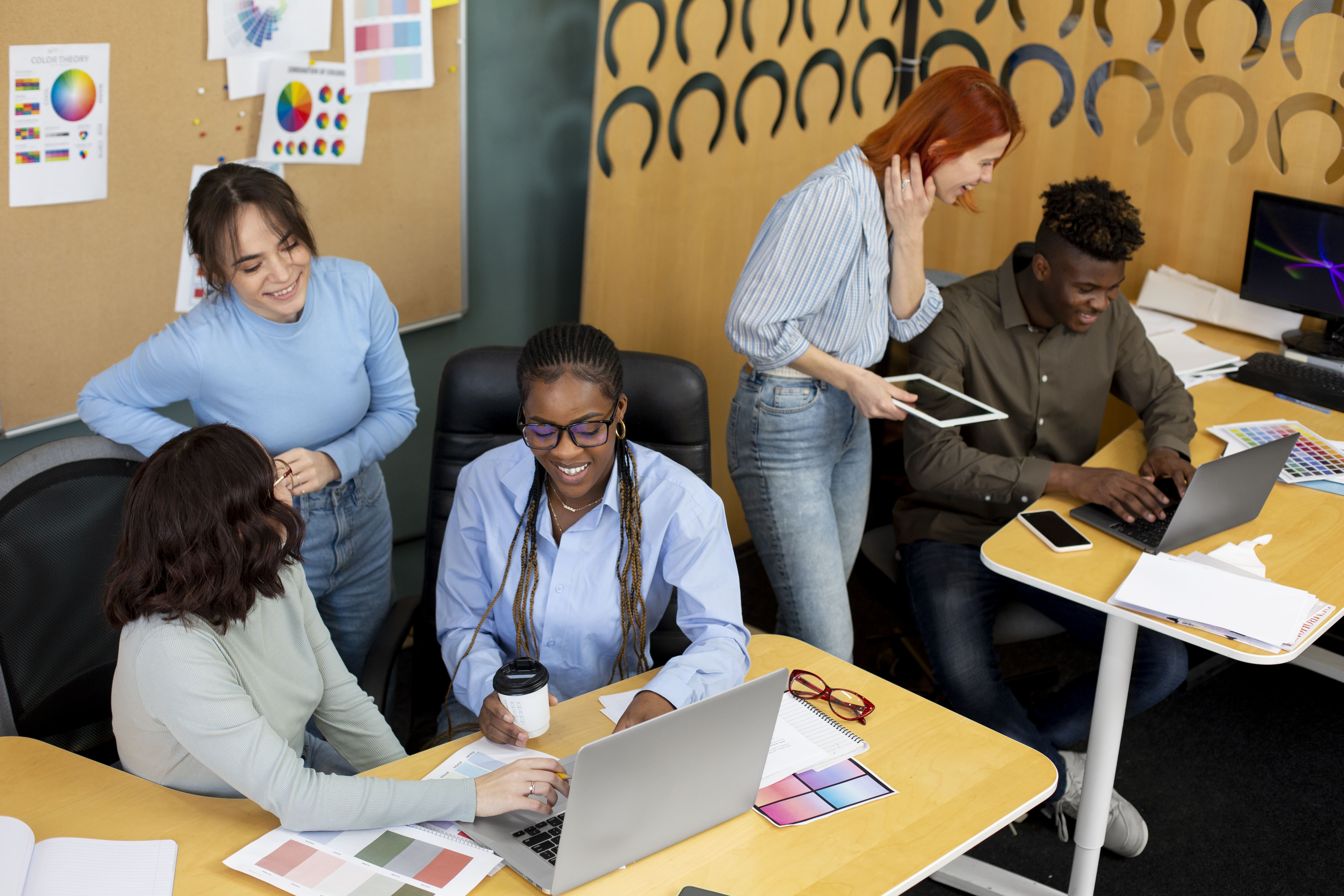 Équipe en atelier d'entrepreneuriat